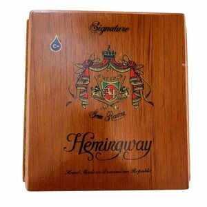 Cigar Box Hemingway Arturo Fuente Reserva Especial empty collectors item wooden